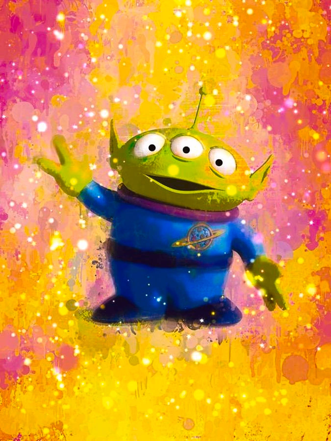 Toy Story Alien 桌布 壁紙 — 一個穿著藍色太空衣、開心的綠色三眼外星人，在充滿黃色、粉紅色和橙色的鮮豔潑濺背景前揮手。