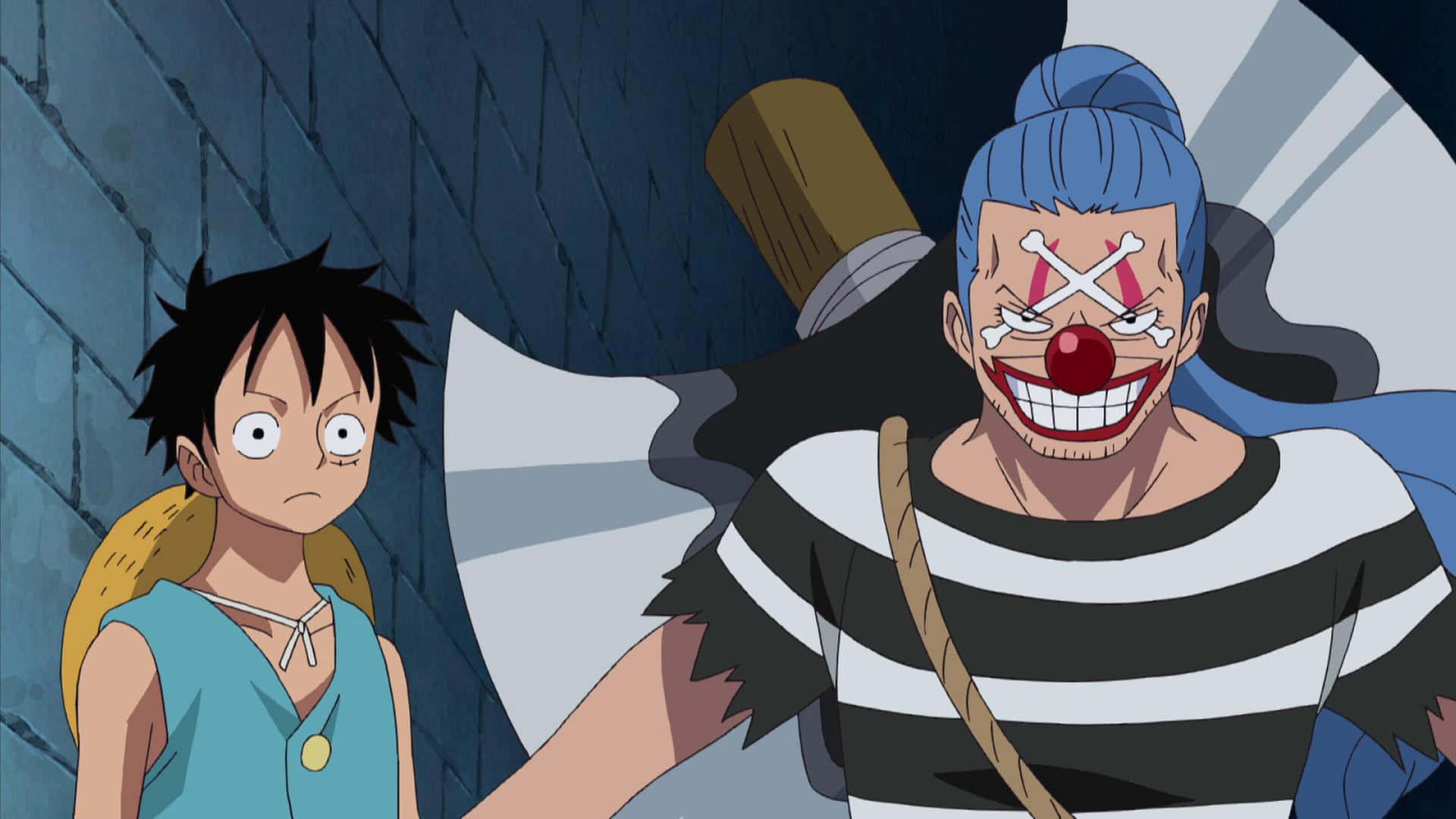 Impel Down 桌布 壁紙 — 一個穿著藍色背心的小男孩緊張地站在一個戴紅鼻子、穿條紋衫的可怕小丑海盜旁邊。