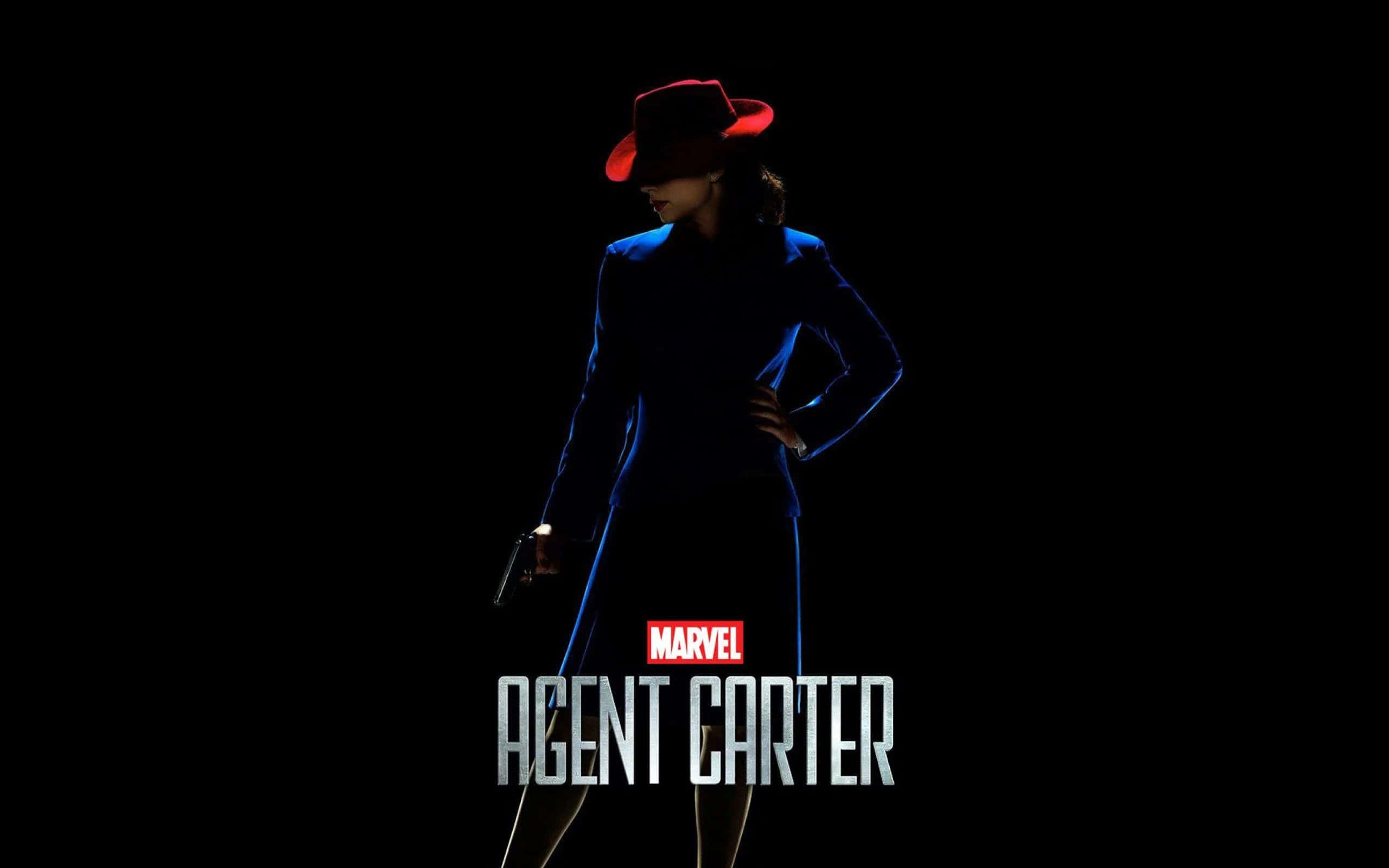 Peggy Carter 桌布 壁紙 — 一個穿著藍色西裝和紅色帽子的剪影女性，在黑色背景上手持手槍，並帶有 'Agent Carter' 文字。
