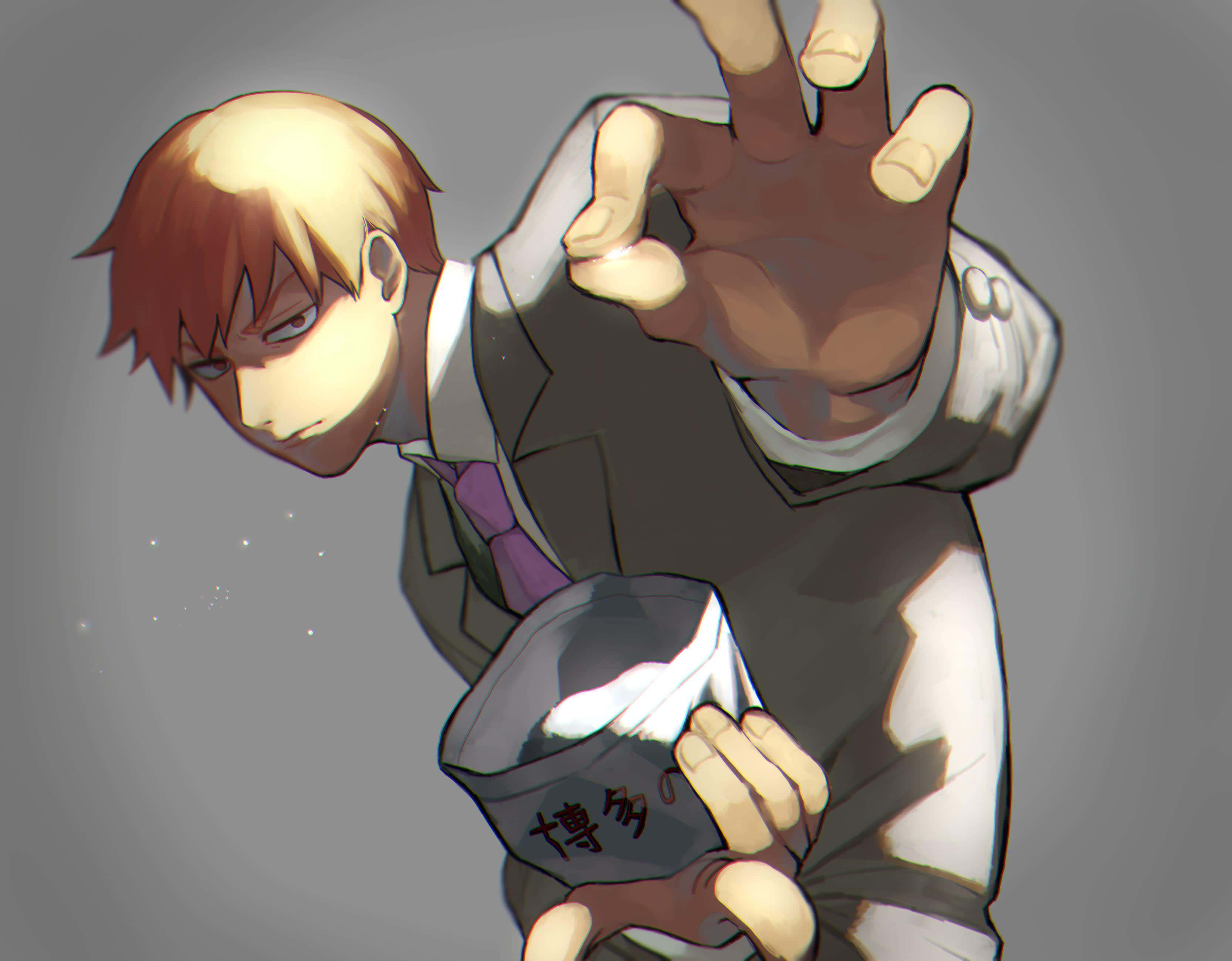 Arataka Reigen 桌布 壁紙 — 一個穿著西裝、神情堅定的動畫男孩，一手拿著帽子，另一手向前伸出，背景是純灰色。