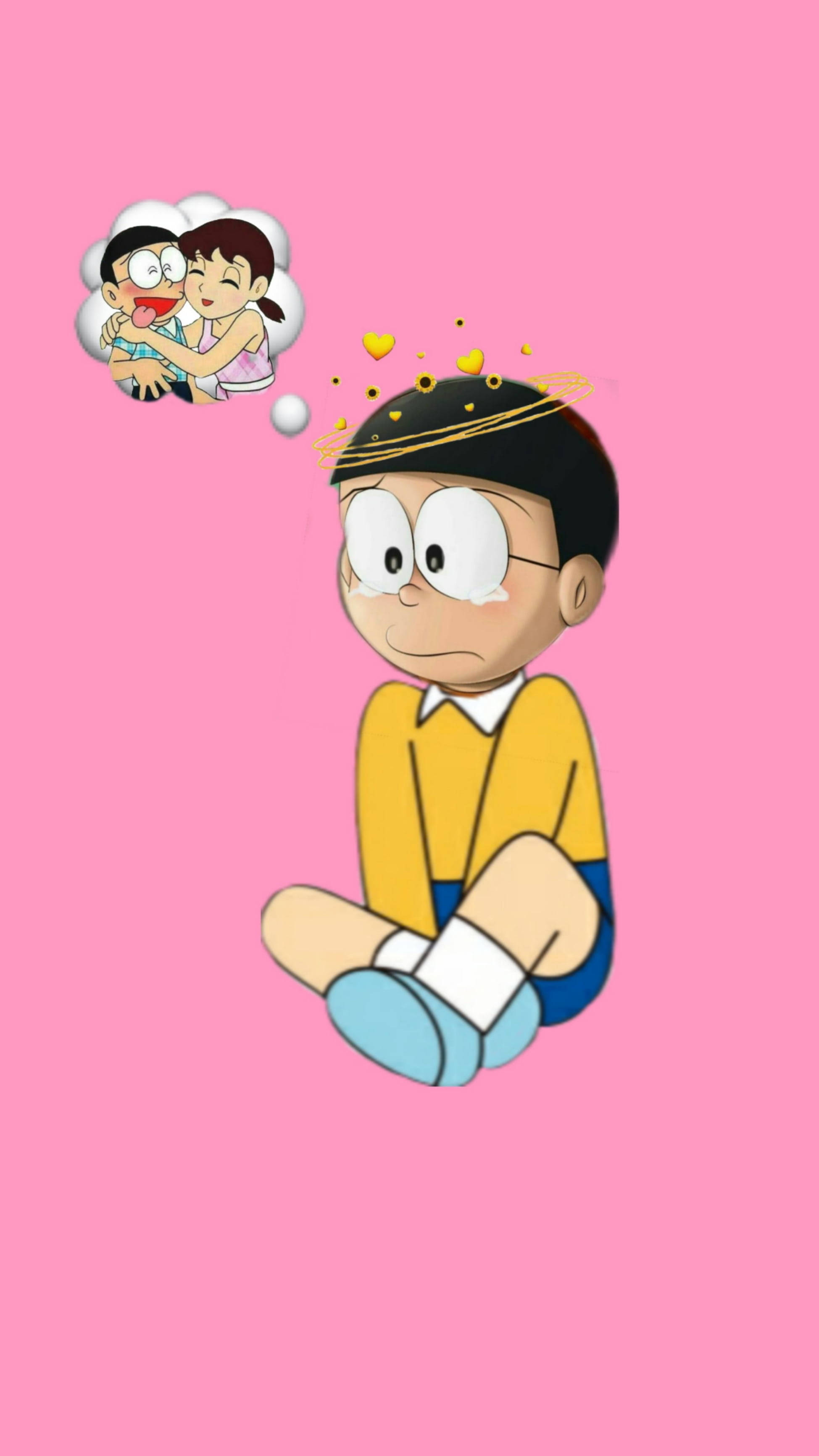 Doraemon 桌布 壁紙 — 一個穿著黃色襯衫的卡通男孩盤腿坐在粉紅色背景前，他頭上的對話泡泡顯示他正在擁抱一個女孩，心形圖案在他頭頂飄浮。