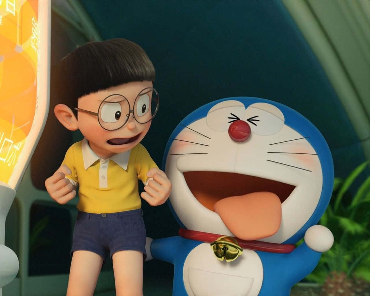 Doraemon 桌布 壁紙 — 一個穿著黃色襯衫的開朗男孩站在一隻笑著、有紅鼻子和鈴鐺的藍色機器貓旁邊。