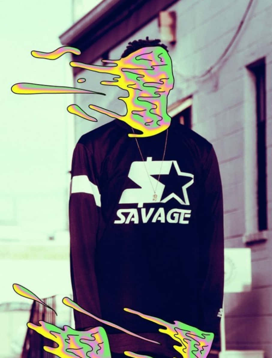 Xbox 桌布 壁紙 — 一個穿著黑色'SAVAGE'襯衫的人站在磚牆前，頭部和手部被鮮豔的霓虹潑濺藝術取代。
