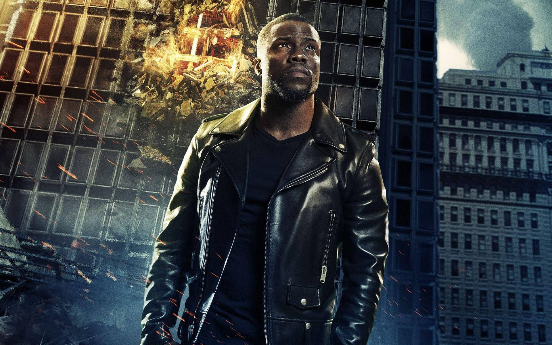 穿皮夾克的男人身處城市爆炸中 — Michael B Jordan 壁紙