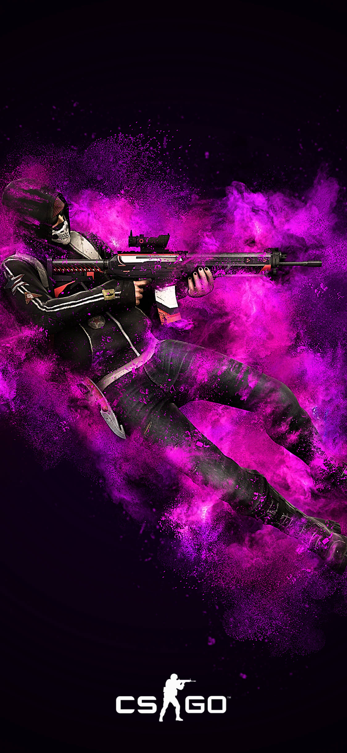 cs go iPhone 桌布 壁紙 — 一個穿著黑色裝備的CS GO角色從充滿活力的紫色粉末爆炸中出現，手持步槍，背景為深色。