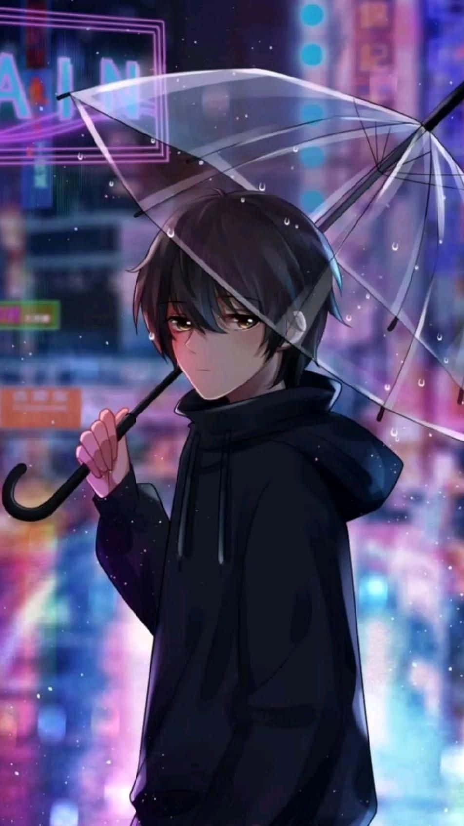 Cute Anime Boys 桌布 壁紙 — 一個穿著黑色連帽衫的年輕動漫男孩在夜晚充滿活力的霓虹城市景觀中撐著透明雨傘。