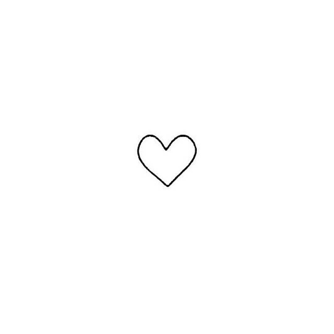 White Heart 桌布 壁紙 — 一個簡單的手繪黑色心形輪廓，居中在純白色背景上。