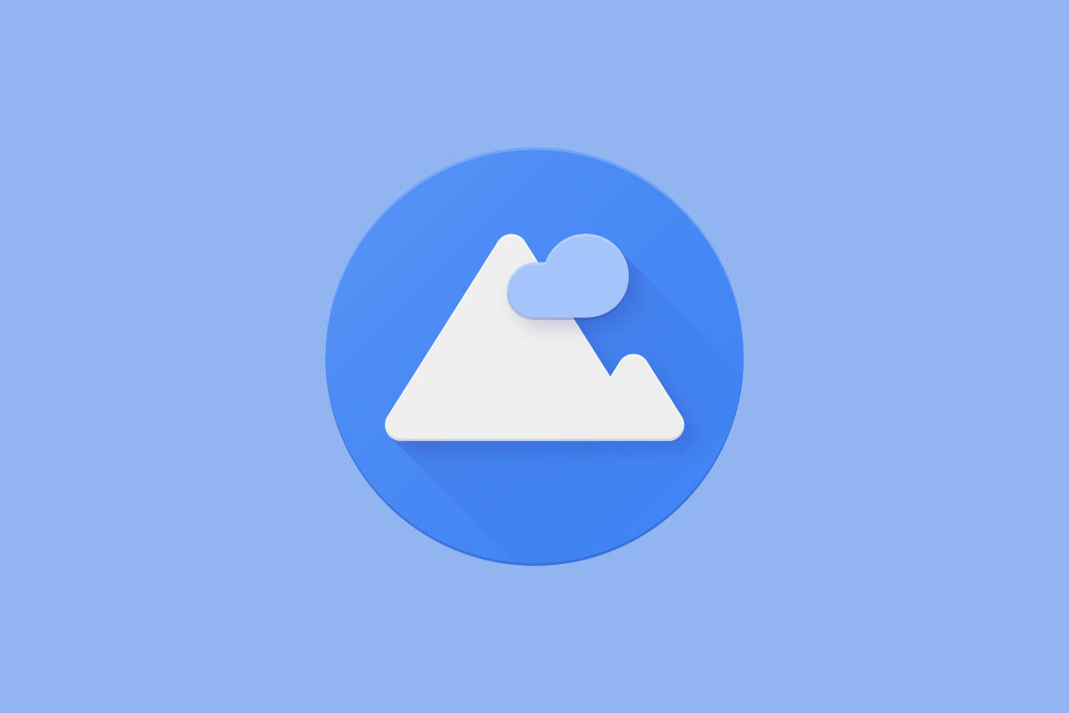 藍色圓圈中的山脈和雲朵圖示 — Google pixel 壁紙