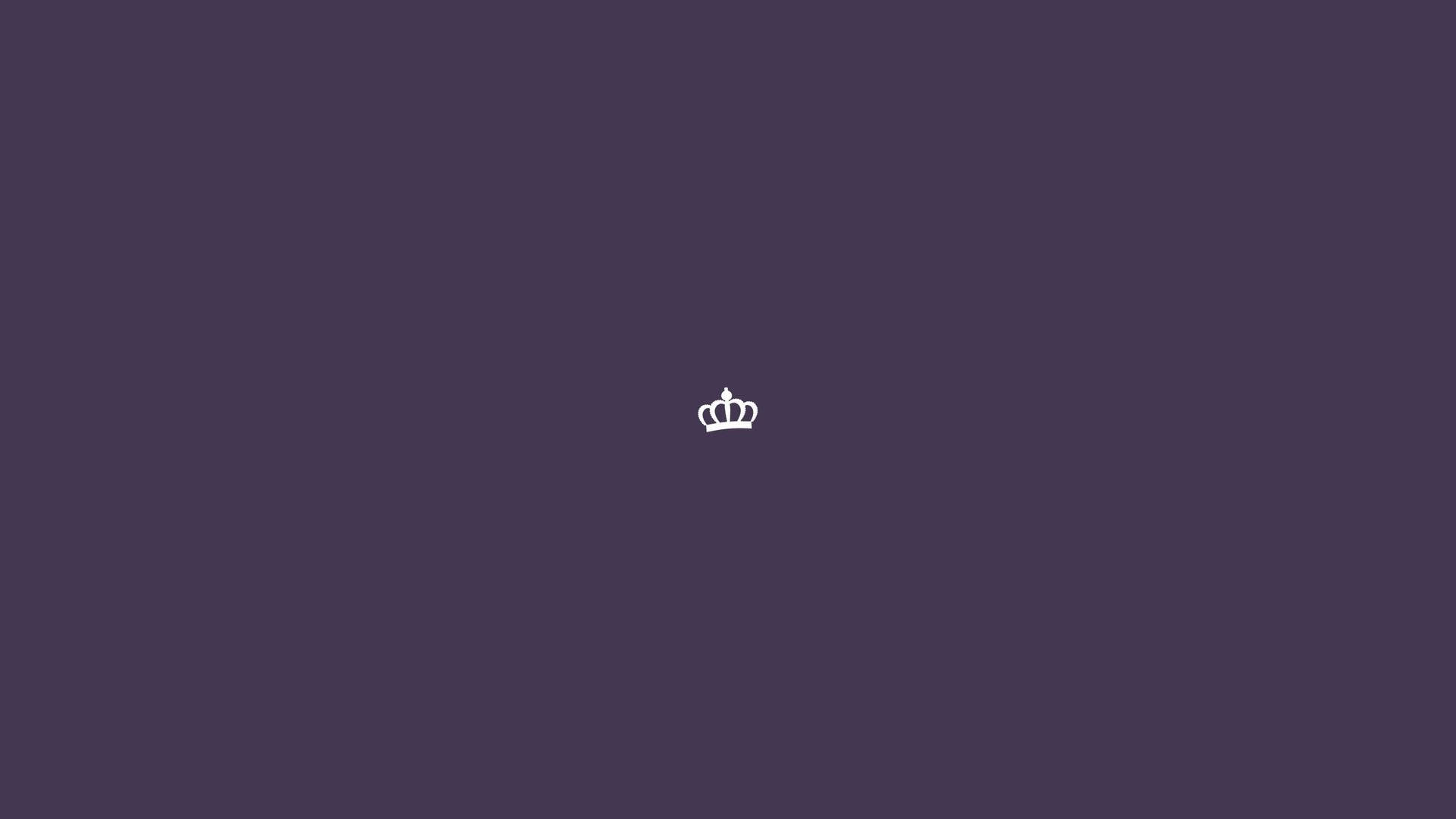 Crown 桌布 壁紙 — 一個簡約的白色皇冠圖示，居中放置在純深紫色背景上。