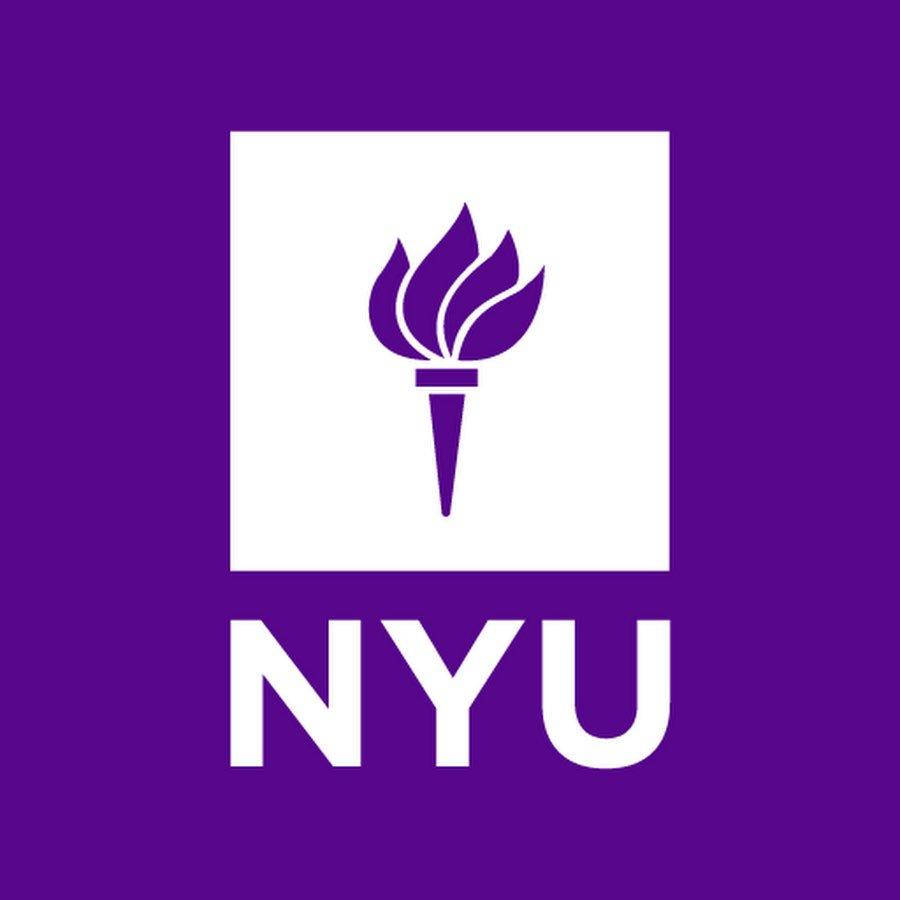 Nyu 桌布 壁紙 — 一個簡約的紫色和白色NYU標誌，在粗體文字上方有一個正方形內的火炬圖標。