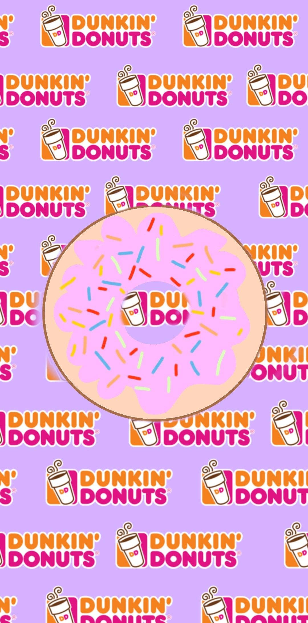 donuts 桌布 壁紙 — 一個粉紅色糖霜甜甜圈，上面有咖啡杯標誌，居中放置在重複的紫色Dunkin' Donuts圖案背景上。