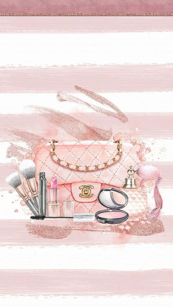 Chanel Aesthetic 桌布 壁紙 — 一個粉紅色絎縫Chanel手袋，周圍環繞著化妝刷、唇膏和香水，背景是柔和的粉紅色條紋。