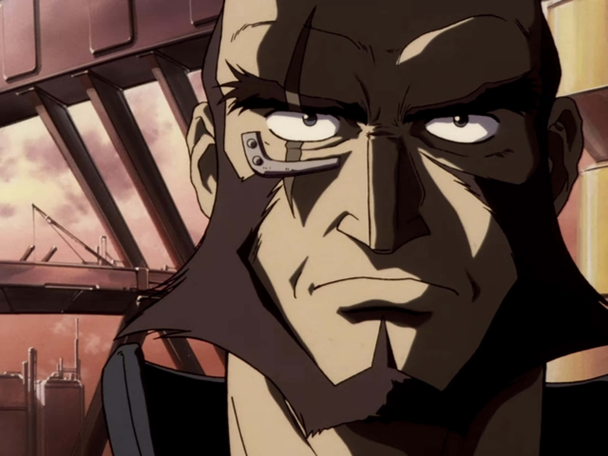Cowboy Bebop Jet Black 桌布 壁紙 — 一個粗獷的動漫特寫，一個光頭男子，擁有電子眼，在夕陽工業背景下強烈凝視。