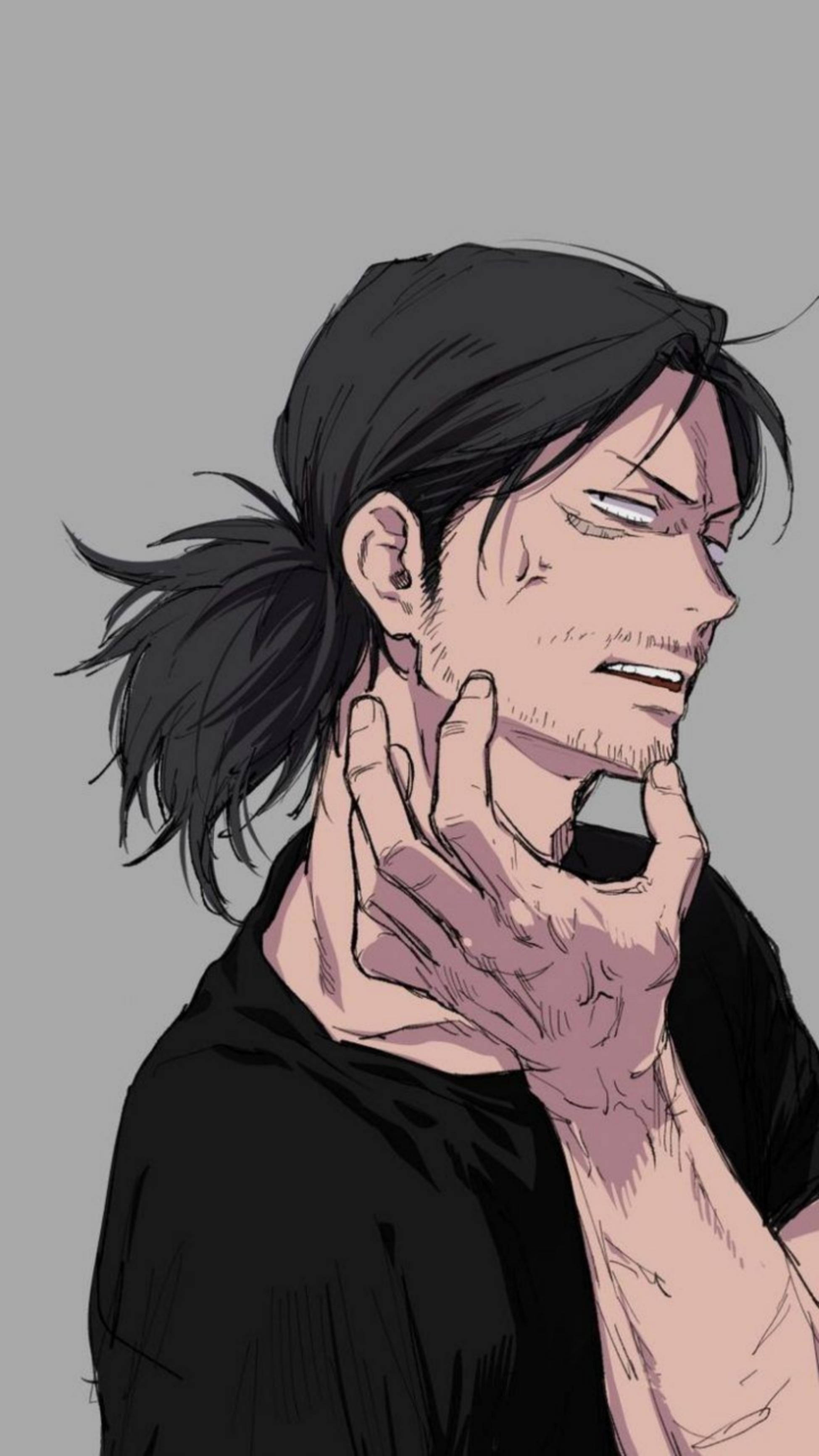動漫男孩 桌布 壁紙 — 一個粗獷的動漫角色，深色頭髮紮成馬尾，在純灰色背景前，表情緊張痛苦地抓著下巴。