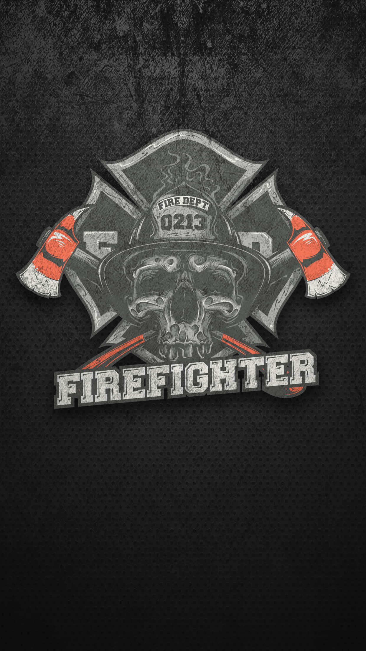 Firefighter Logo 桌布 壁紙 — 一個粗獷的消防員標誌，骷髏頭戴頭盔，交叉的斧頭，背景是帶紋理的黑色。