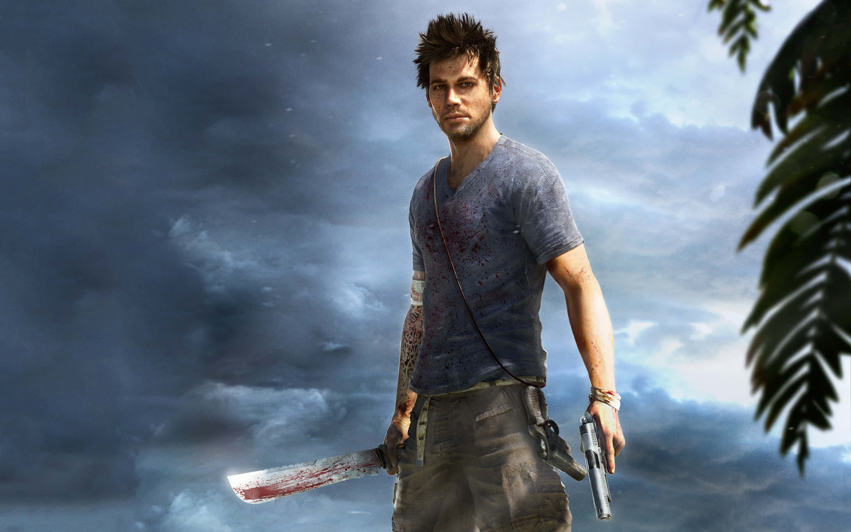 Far Cry 桌布 壁紙 — 一個粗獷的男人手持血跡斑斑的砍刀和手槍，站在暴風雨的天空下，棕櫚葉框住場景。