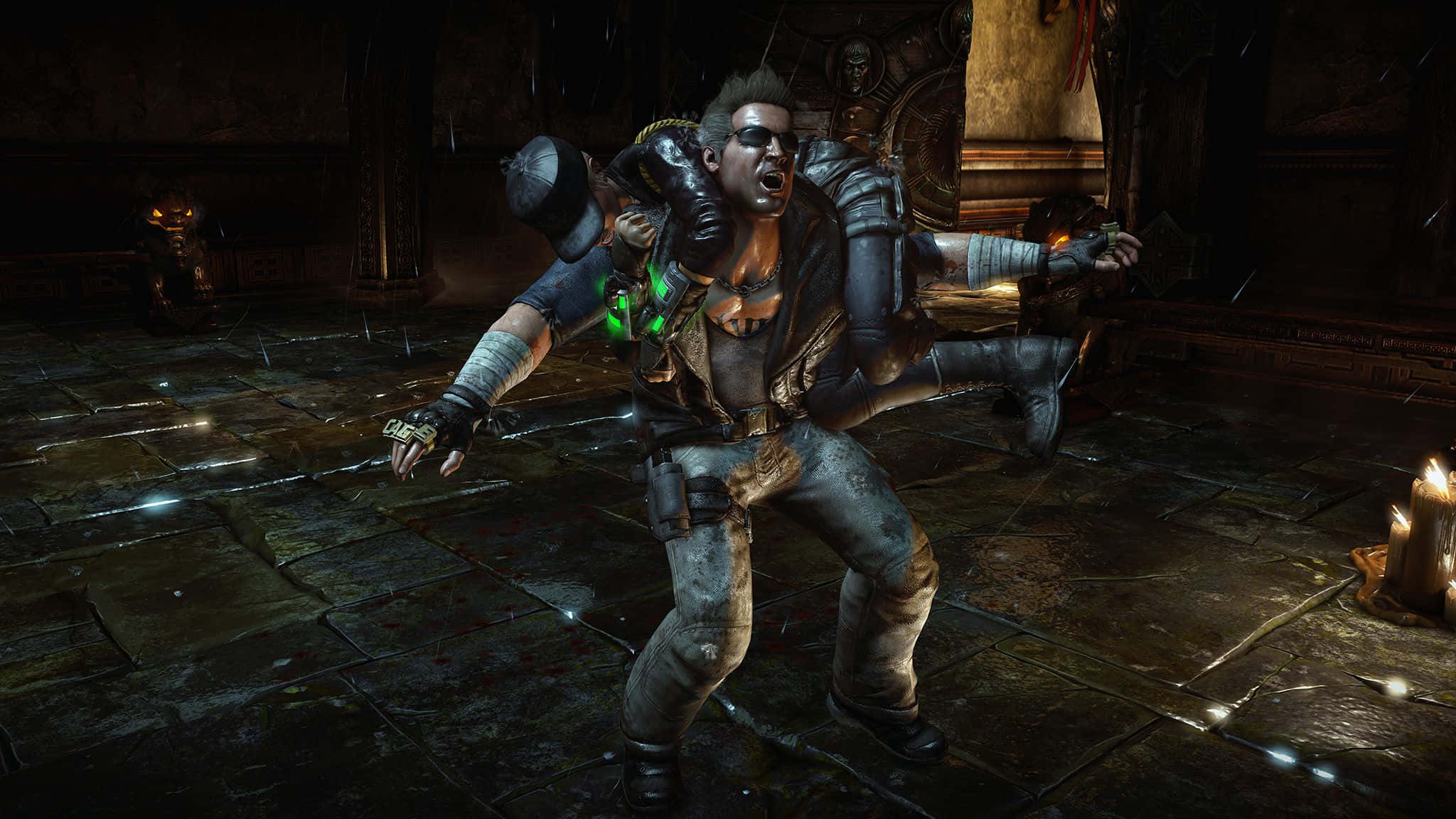 Johnny Cage 桌布 壁紙 — 一個粗獷的電子遊戲戰士身穿皮革和盔甲，在黑暗的石頭地牢中揮舞著發光武器咆哮。
