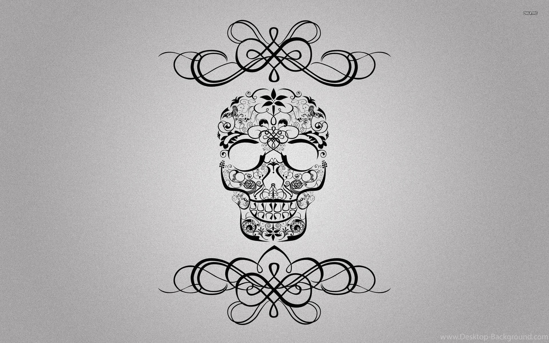 Sugar Skull 桌布 壁紙 — 一個精緻裝飾的黑色糖骷髏，帶有花卉圖案，鑲嵌在紋理灰色背景上的華麗漩渦中。