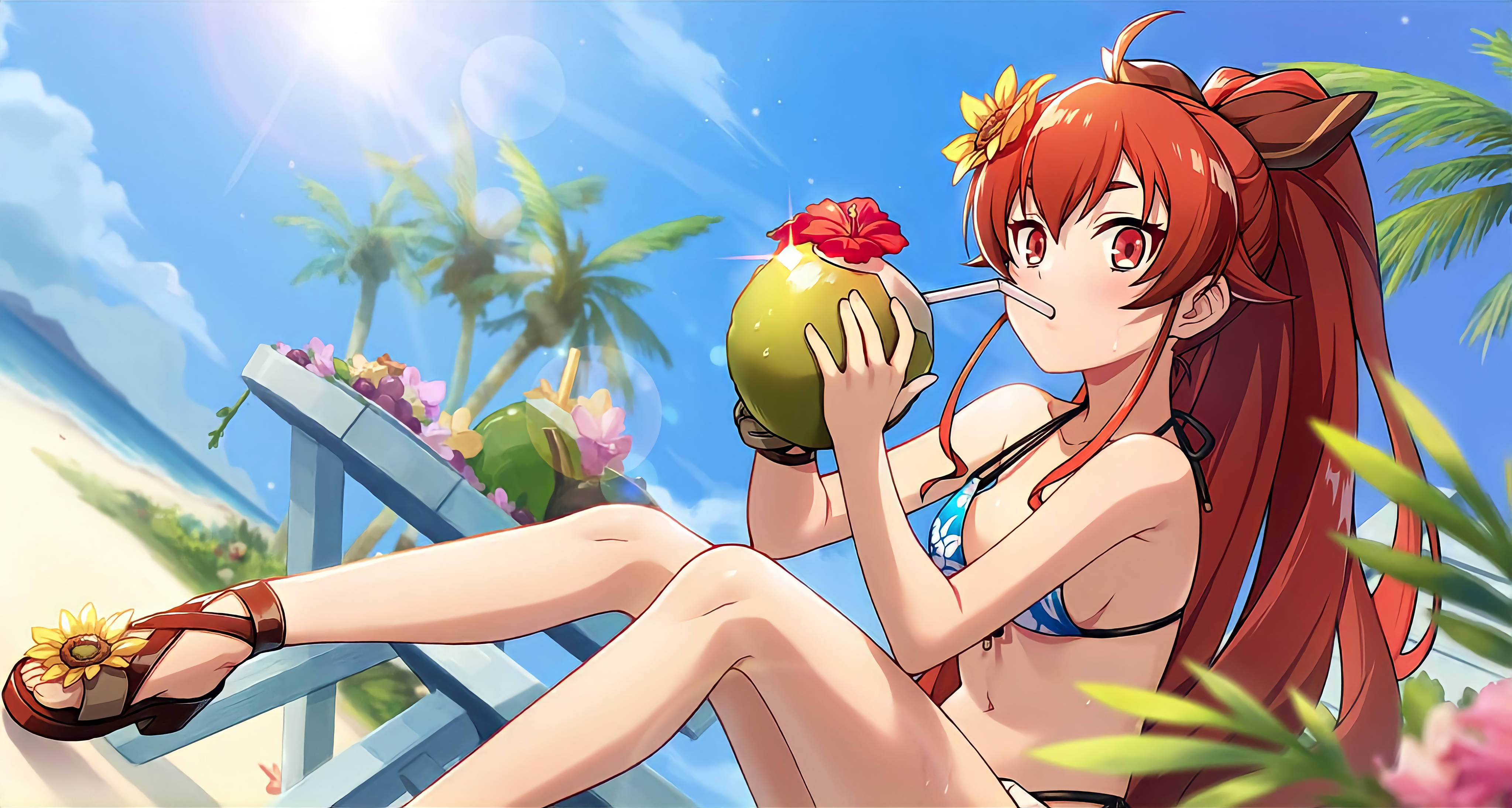 Mushoku Tensei 桌布 壁紙 — 一個紅髮動漫女孩穿著藍色比基尼，在陽光明媚的海灘上喝椰子汁，周圍有棕櫚樹和花朵。