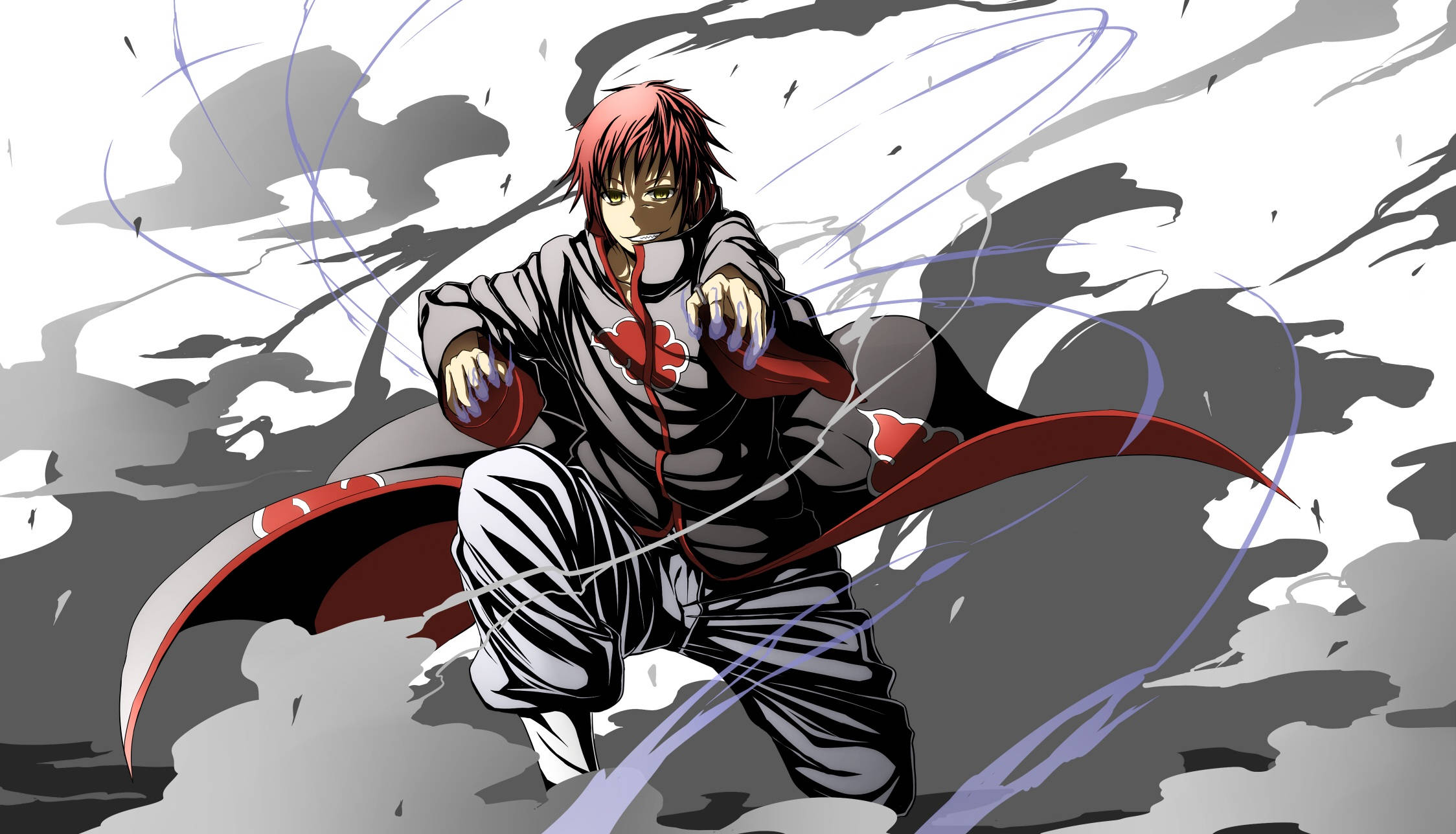 Sasori 桌布 壁紙 — 一個紅髮披風的動漫角色在風暴般的灰白背景前動態地蹲伏。