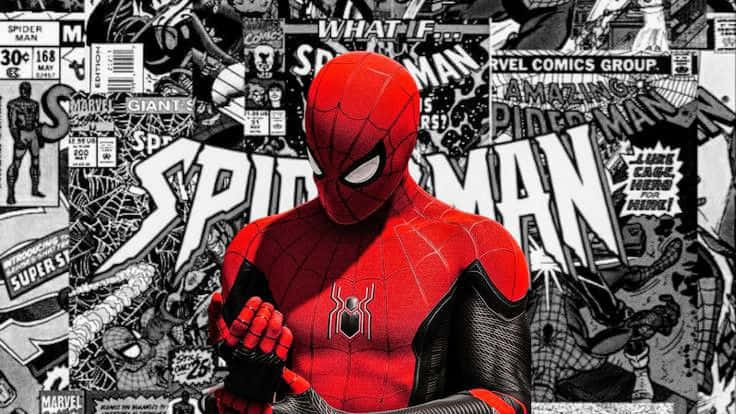 SPIDERMAN 壁紙 — 一個紅黑蜘蛛人自信地站在一個由復古漫畫封面組成的拼貼畫前，這些封面帶有粗體文字和動態藝術作品。