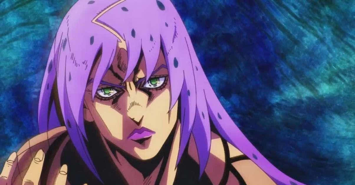 Jojo's Bizarre Adventure Diavolo 桌布 壁紙 — 一個紫色頭髮和綠色眼睛的動漫角色特寫，在旋轉的藍色背景下強烈凝視。