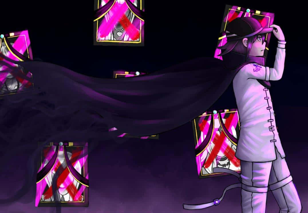 Kokichi Ouma 桌布 壁紙 — 一個紫色頭髮的動漫角色穿著白色服裝，在黑暗的房間中被漂浮的粉紅色框架肖像包圍，調整帽子。