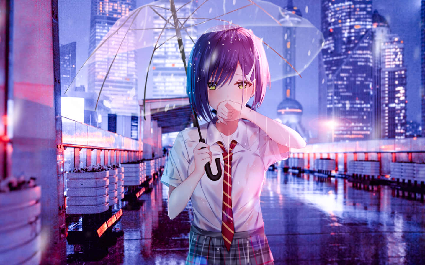 DARLING in the FRANXX 桌布 壁紙 — 一個紫髮動漫女孩穿著校服，在未來城市橋上霓虹雨下撐傘的夜晚。