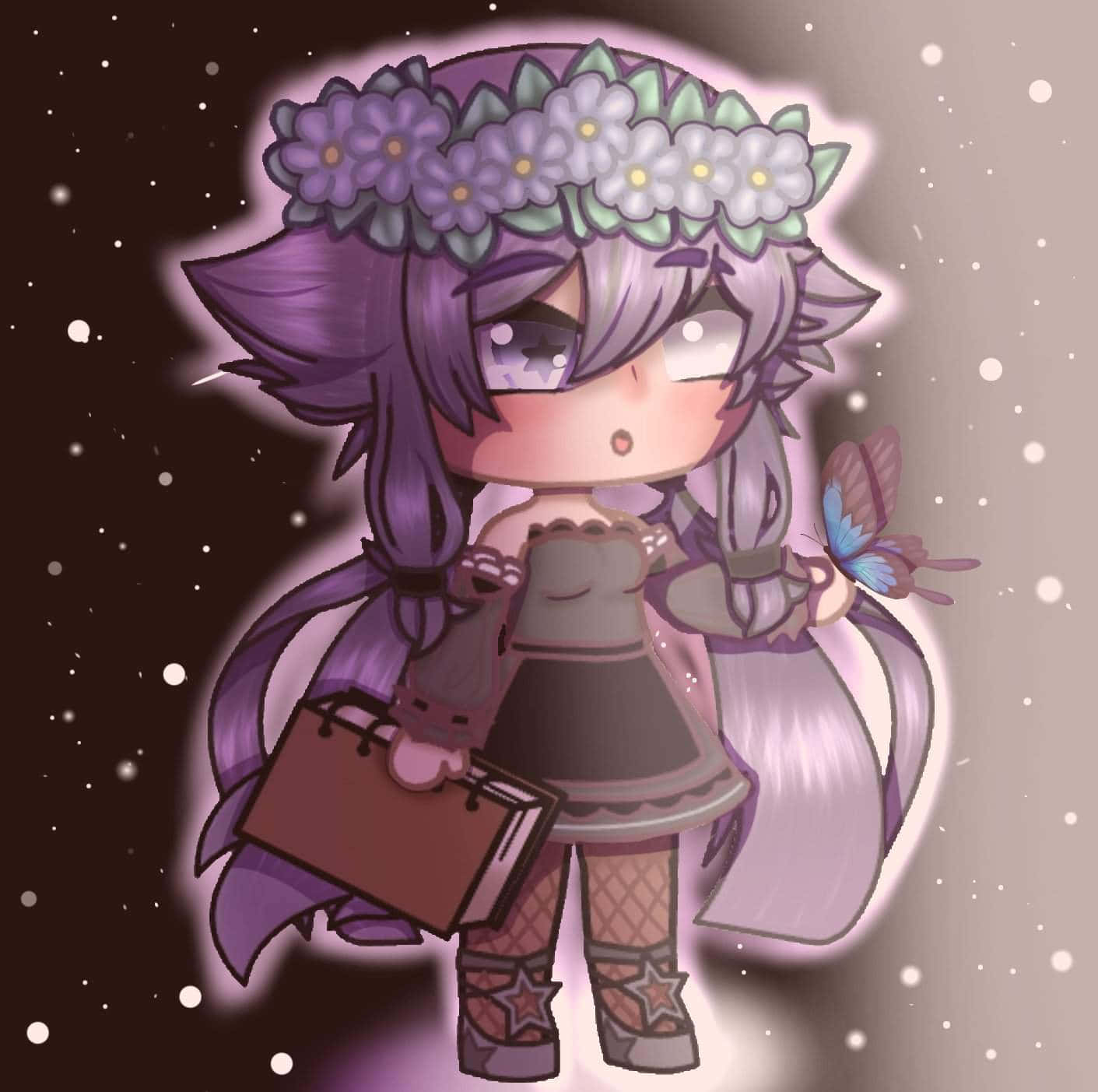 Gacha 桌布 壁紙 — 一個紫髮戴花冠的Q版動漫女孩，在星空下拿著蝴蝶和一本書。