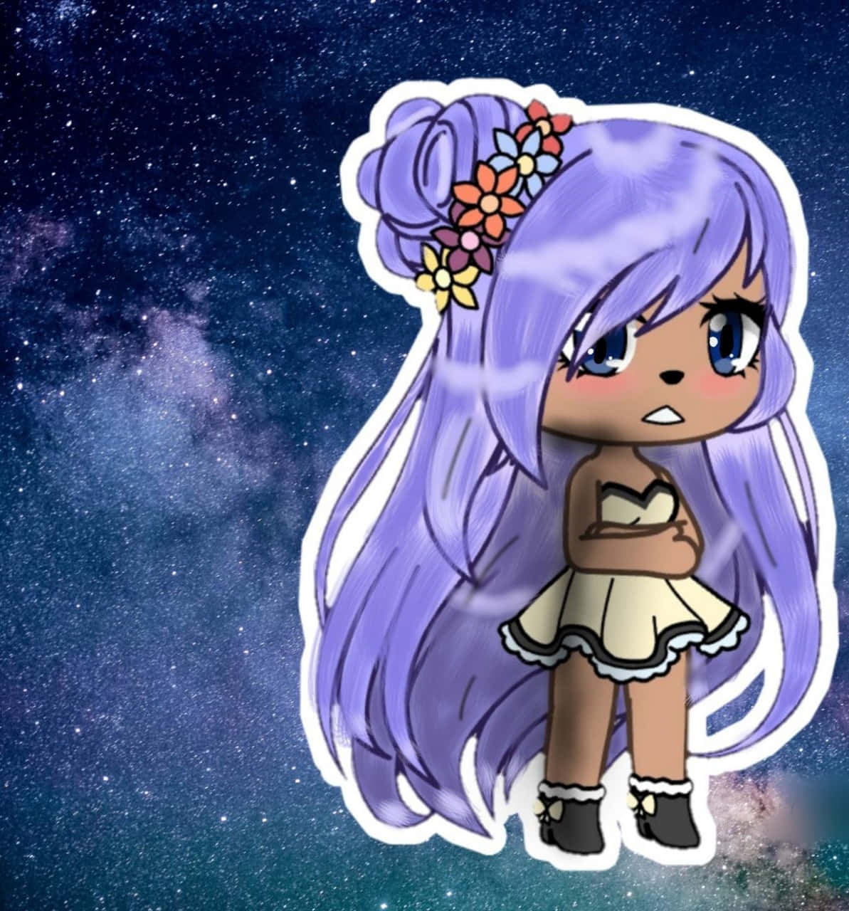 Gacha 桌布 壁紙 — 一個紫髮戴花冠的Q版動漫女孩，雙臂交叉，站在繁星銀河背景前。