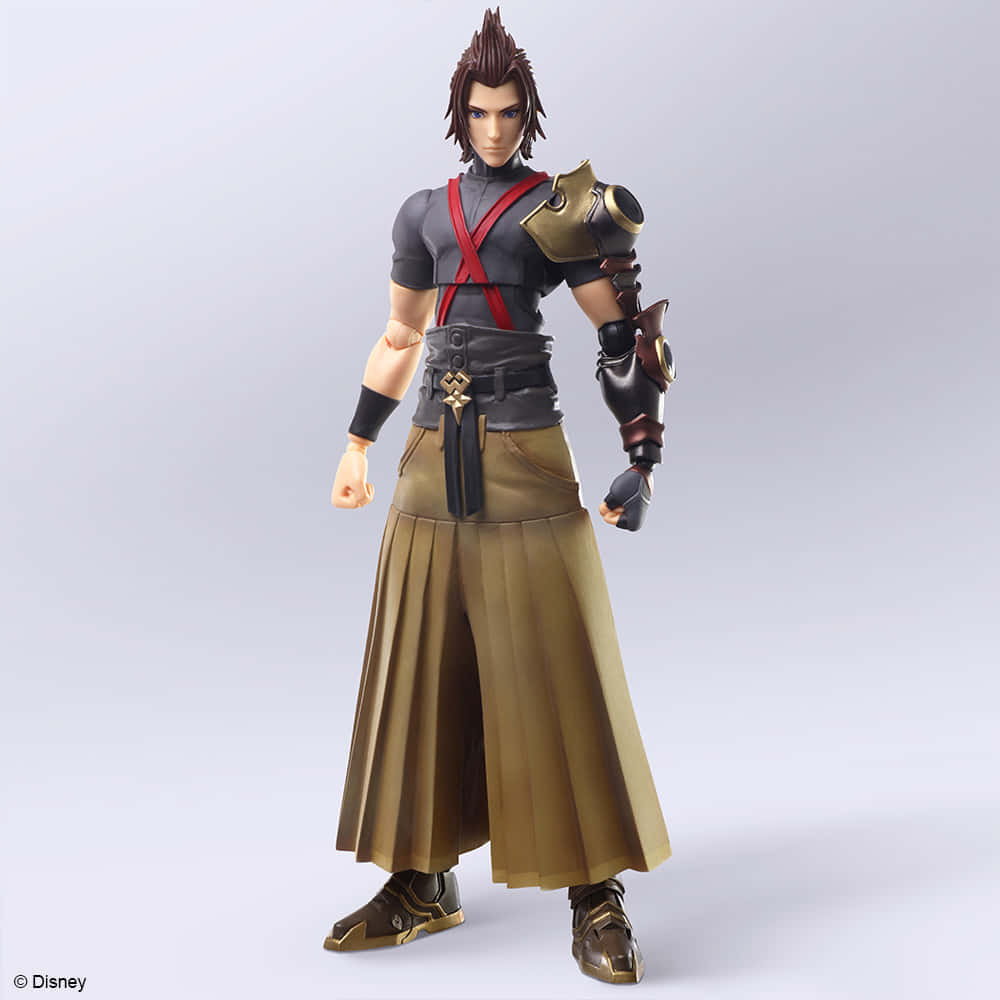 Kingdom Hearts Terra 桌布 壁紙 — 一個細節豐富的動作人偶，展示一位頭髮尖刺、身穿灰、紅、金色盔甲的戰士，在純白背景前擺出姿勢。
