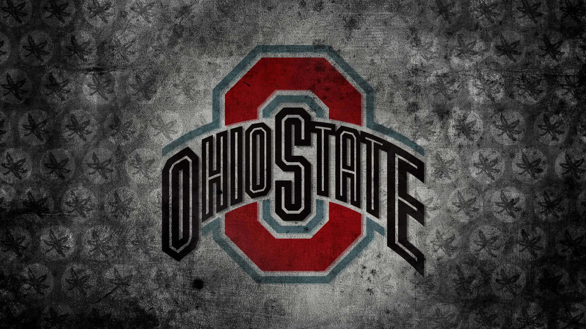 Ohio State Logo 桌布 壁紙 — 一個經過風化的俄亥俄州立大學標誌，帶有紅色和灰色點綴，在粗糙紋理背景上大膽突出。