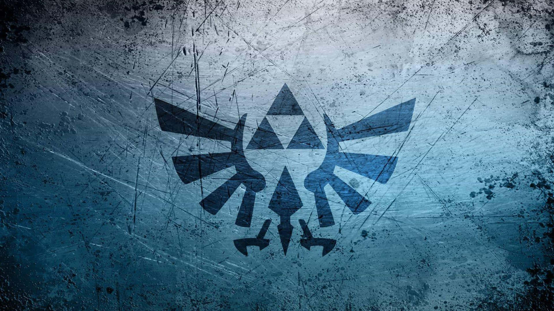 Legend Of Zelda Twilight Princess 桌布 壁紙 — 一個經風化的藍色三角力量符號蝕刻在帶有粗糙紋理的刮花金屬表面上。