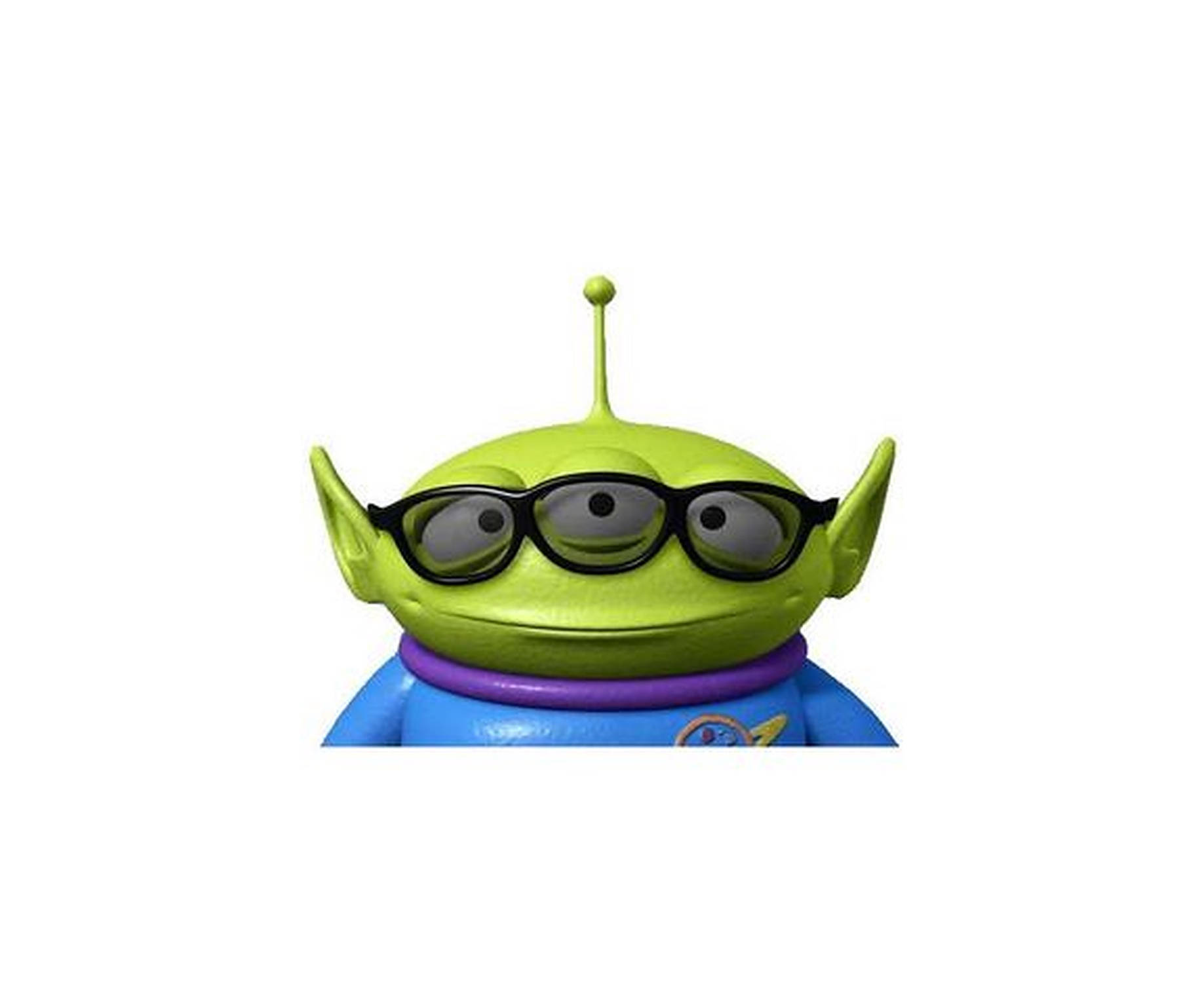 Toy Story Alien 桌布 壁紙 — 一個綠色三眼外星人玩具的特寫，戴著黑色眼鏡和藍色太空服，配有紫色領子。