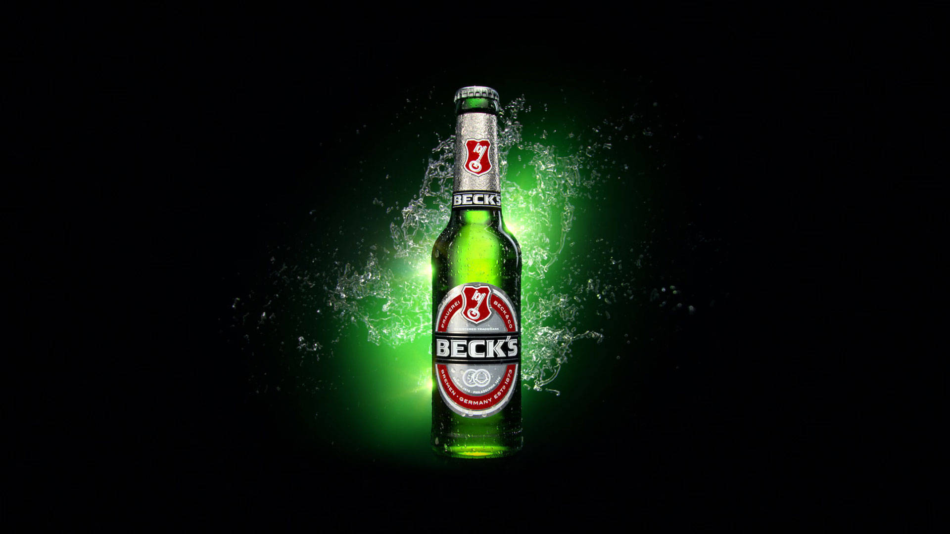 Beer 桌布 壁紙 — 一個綠色的Beck's啤酒瓶在黑色背景上噴出發光的綠色水。