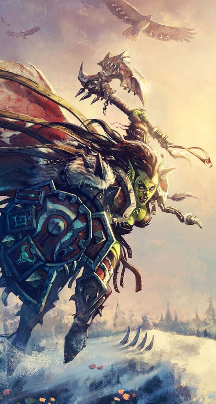 電玩遊戲 桌布 壁紙 — 一個綠色皮膚的獸人戰士騎著一頭巨大的裝甲野豬，穿過雪地景觀，天空多雲，鳥兒在頭頂飛翔。