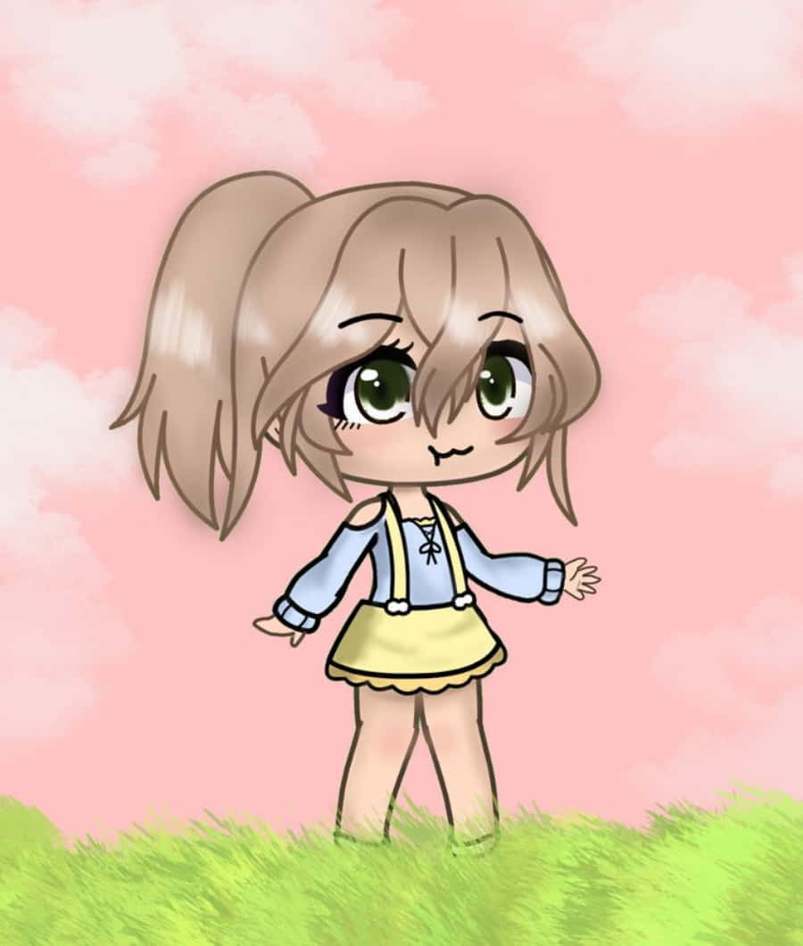 Gacha Life 桌布 壁紙 — 一個綠色眼睛、金色雙馬尾的Q版動漫女孩，站在草地上，天空是柔和的粉紅色，有蓬鬆的雲朵。