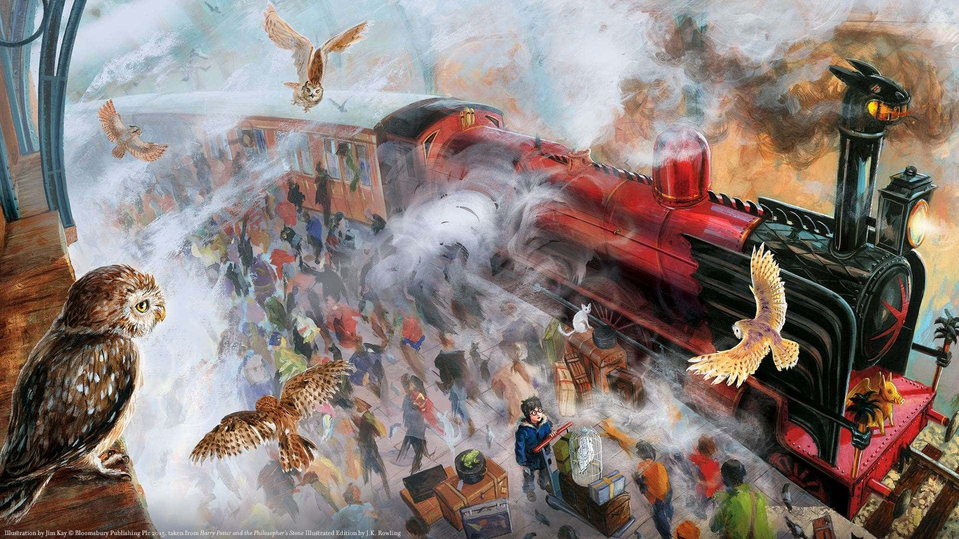 Train 桌布 壁紙 — 一個繁忙的魔法火車站，有紅色蒸汽火車頭、飛翔的貓頭鷹，以及人群在陰天天空下帶著行李匆匆趕路。