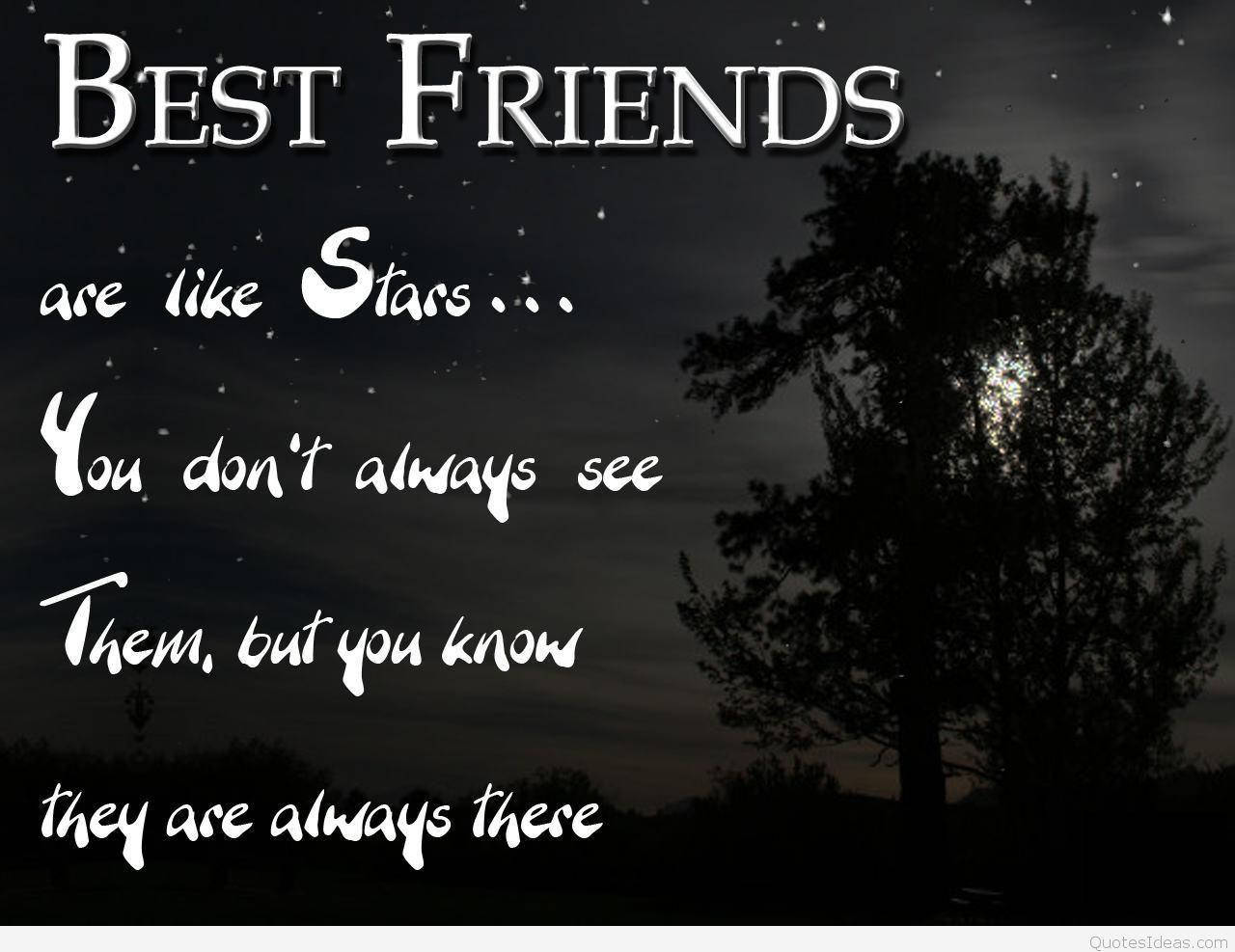 Best Friend Quotes 桌布 壁紙 — 一個繁星點點的夜空，有剪影樹和發光的月亮，背後是關於最好的朋友就像星星的文字。