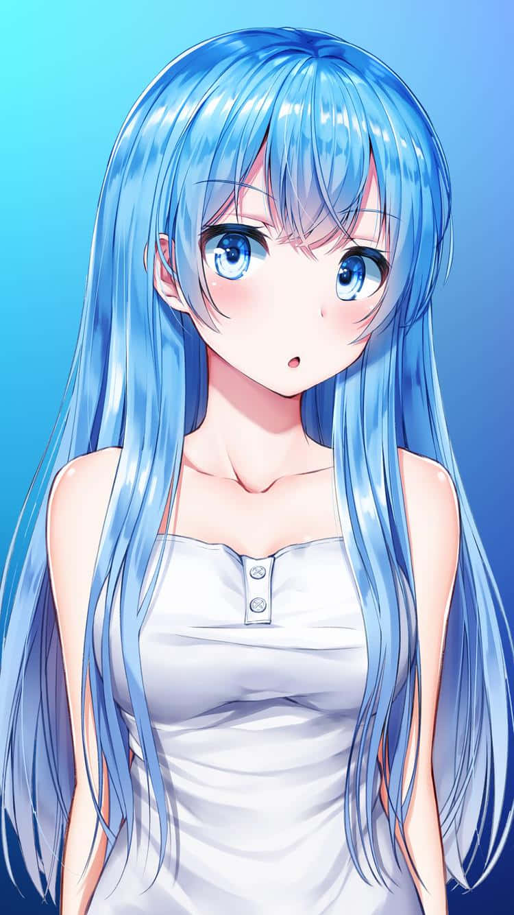 blue eyes 桌布 壁紙 — 一個美麗的動漫女孩，擁有長長的飄逸藍色頭髮和明亮的藍色眼睛，穿著白色上衣，背景是柔和的藍色漸變。