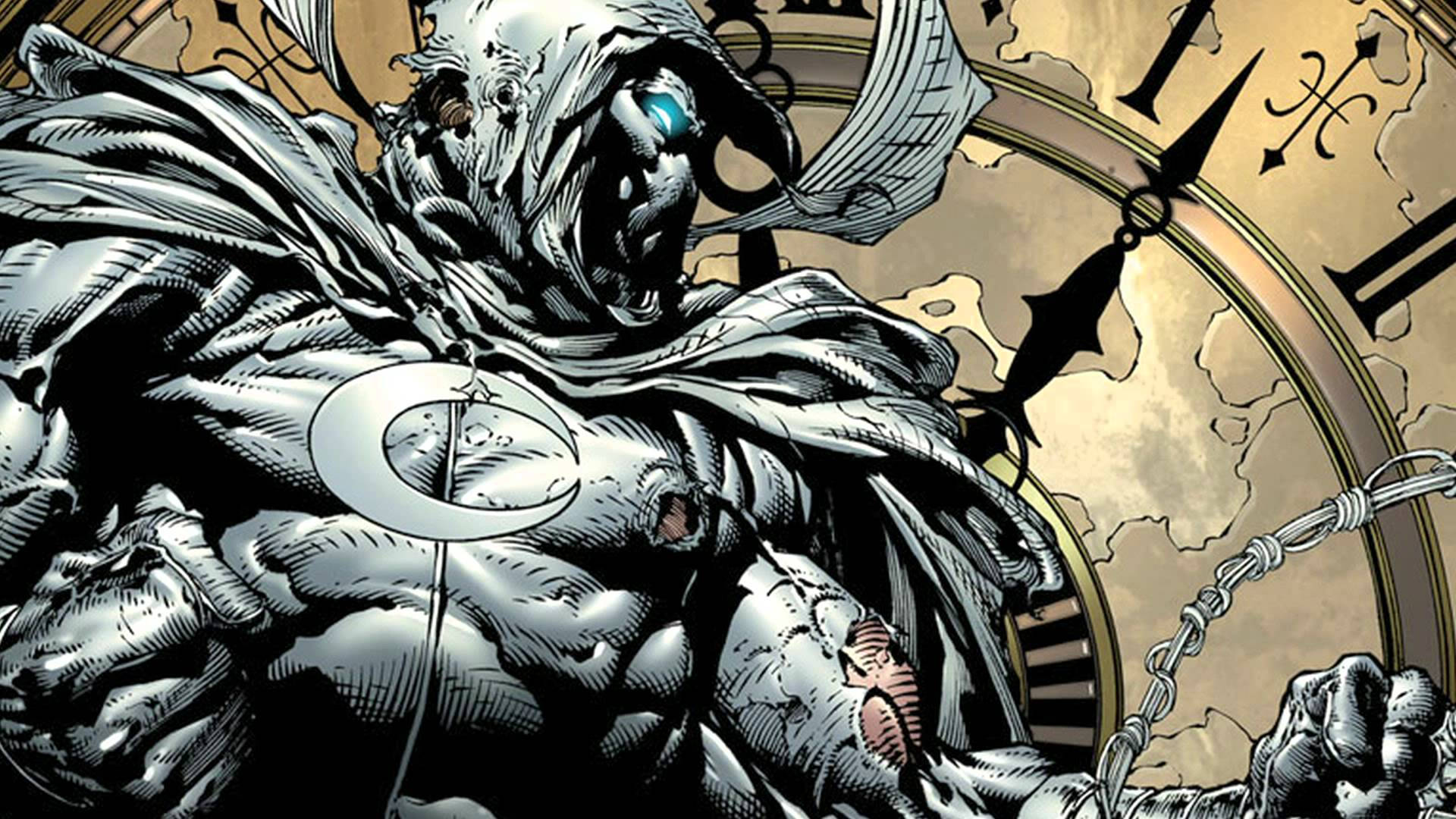 Moon Knight 桌布 壁紙 — 一個肌肉發達、戴著兜帽、擁有發光藍色眼睛和時鐘機械元素的人物站在一個巨大的破鐘面前。