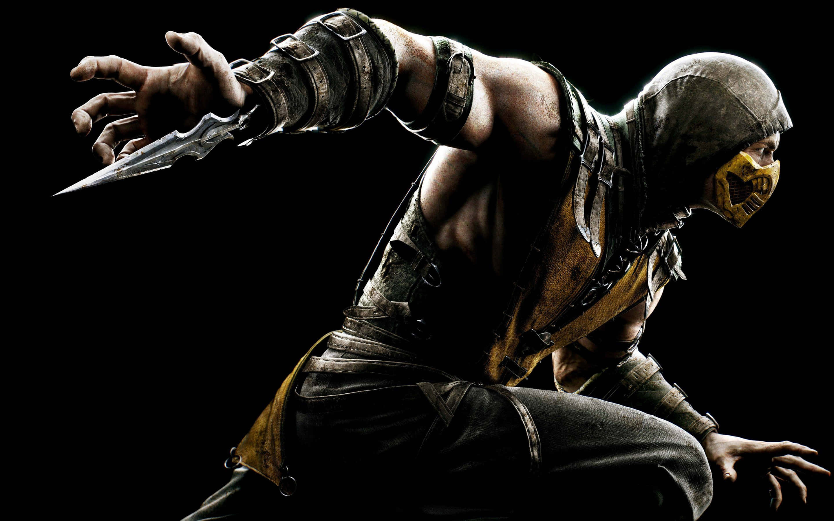 Mortal Kombat Characters 桌布 壁紙 — 一個肌肉發達、戴著面具的戰士，身穿暗色盔甲，蹲伏著，刀刃伸展在黑色背景前。