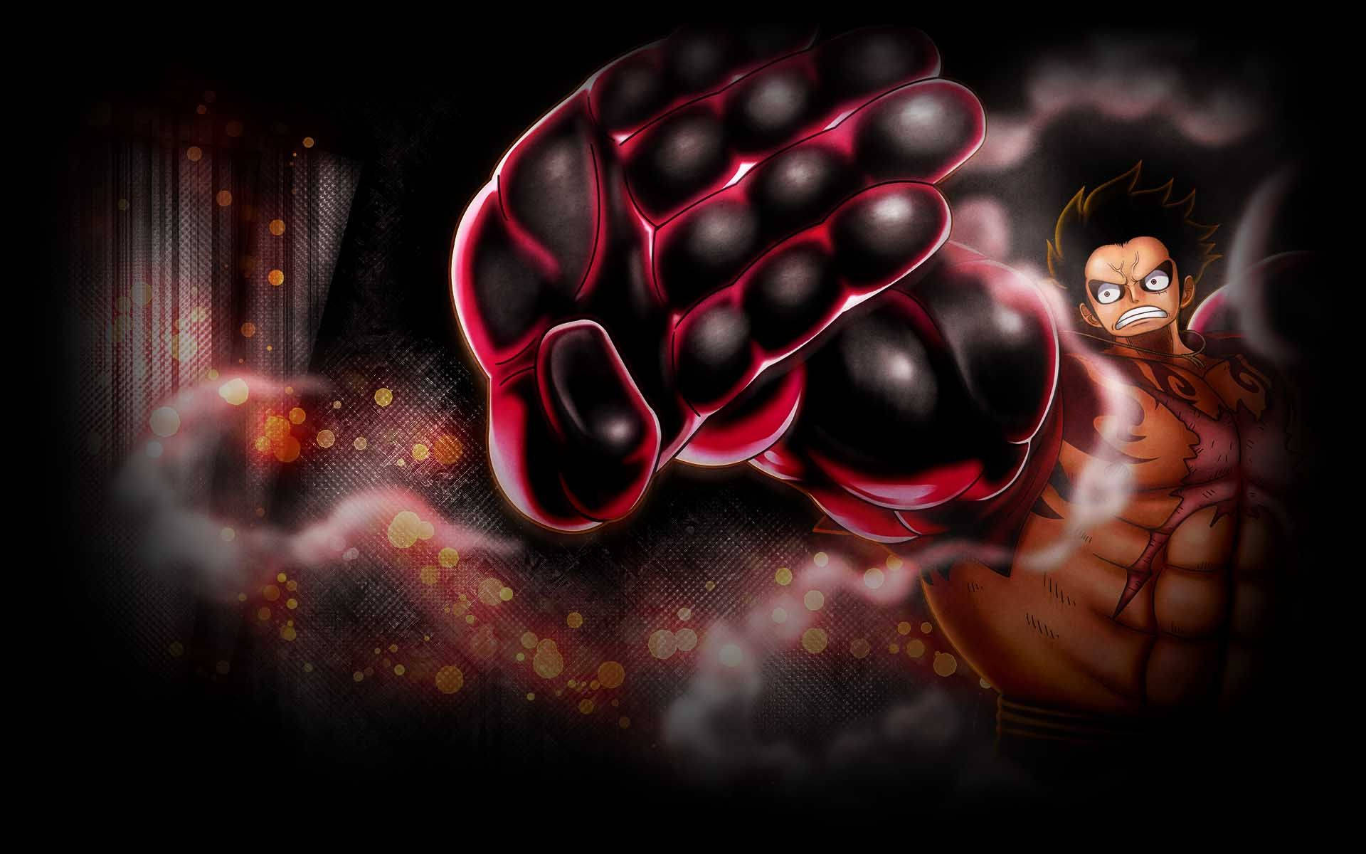 luffy gear 4 桌布 壁紙 — 一個肌肉發達、頭髮尖刺的動漫角色咆哮著，他發光的紅色裝甲拳頭向前猛擊，背景是黑暗煙霧繚繞和火熱的散景燈光。