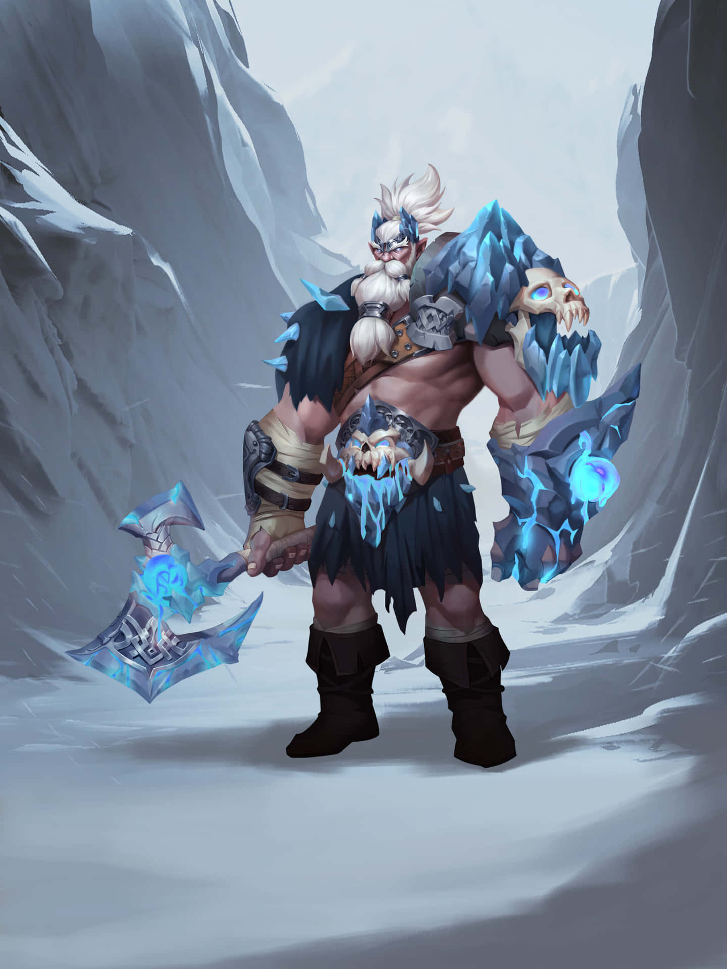 Mobile Legends 動態圖 桌布 壁紙 — 一個肌肉發達的冰巨人，手持發光的藍色斧頭，身穿鎧甲，在白雪覆蓋的山峽谷中挑釁地站立。