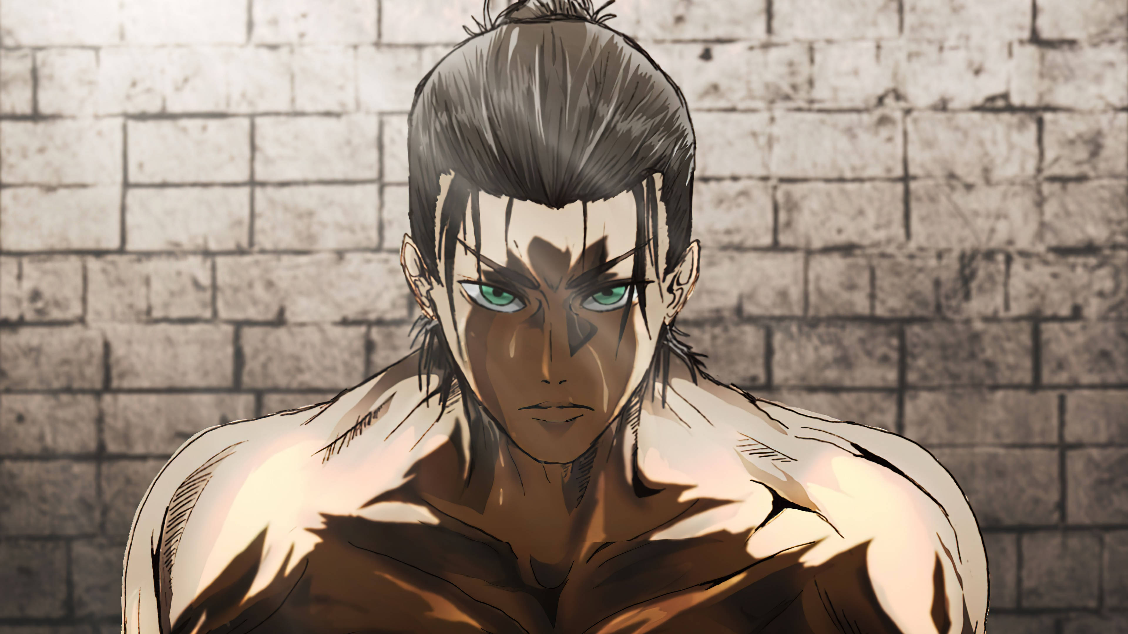 Attack On Titan Titan Eren 桌布 壁紙 — 一個肌肉發達的動漫男人，擁有綠色眼睛和高馬尾，對著風化的磚牆凝視。