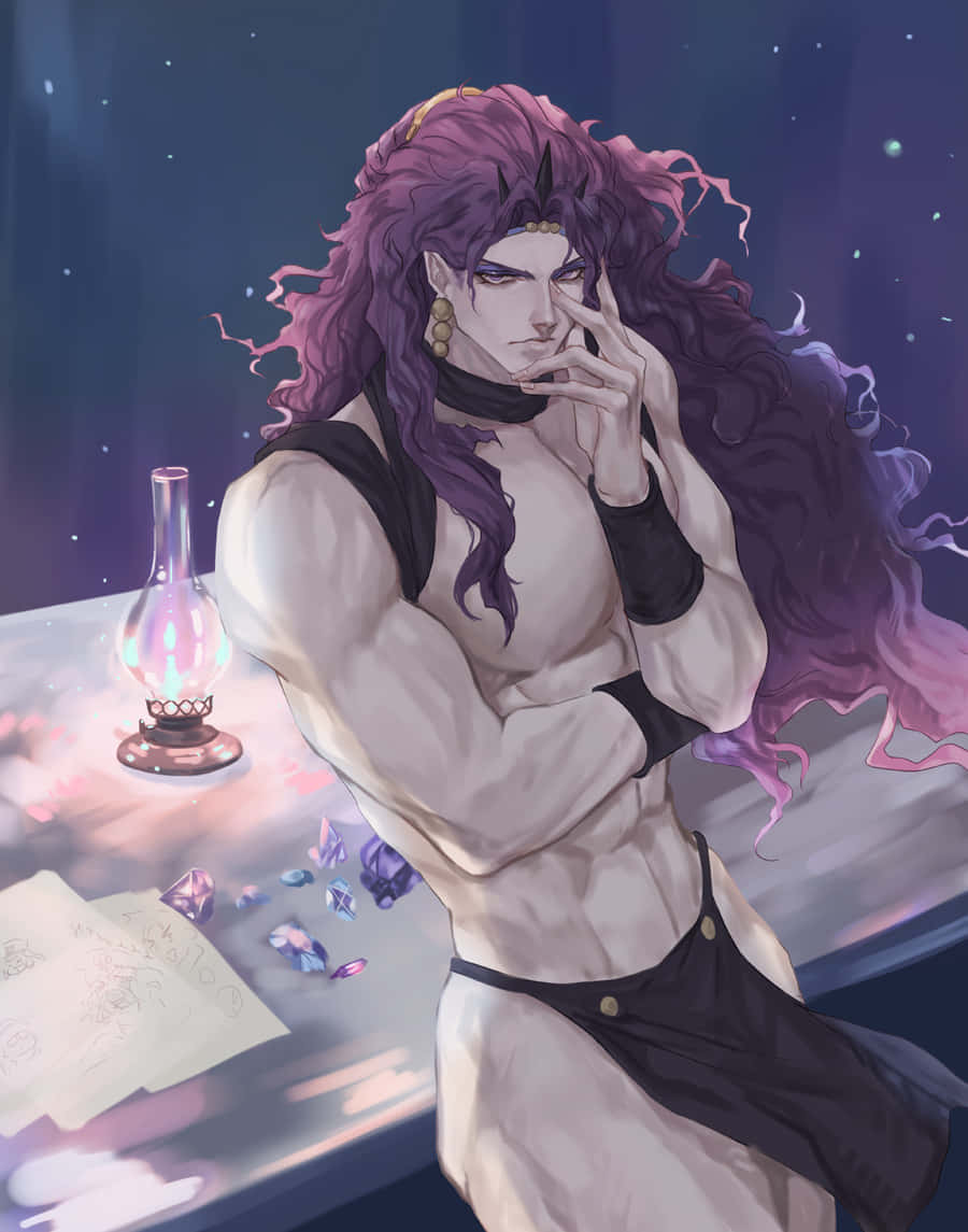 Jojo's Bizarre Adventure Kars 桌布 壁紙 — 一個肌肉發達的動漫男子，長長紫色頭髮，在星空下坐在一張有發光水晶和燈的桌子旁沉思。