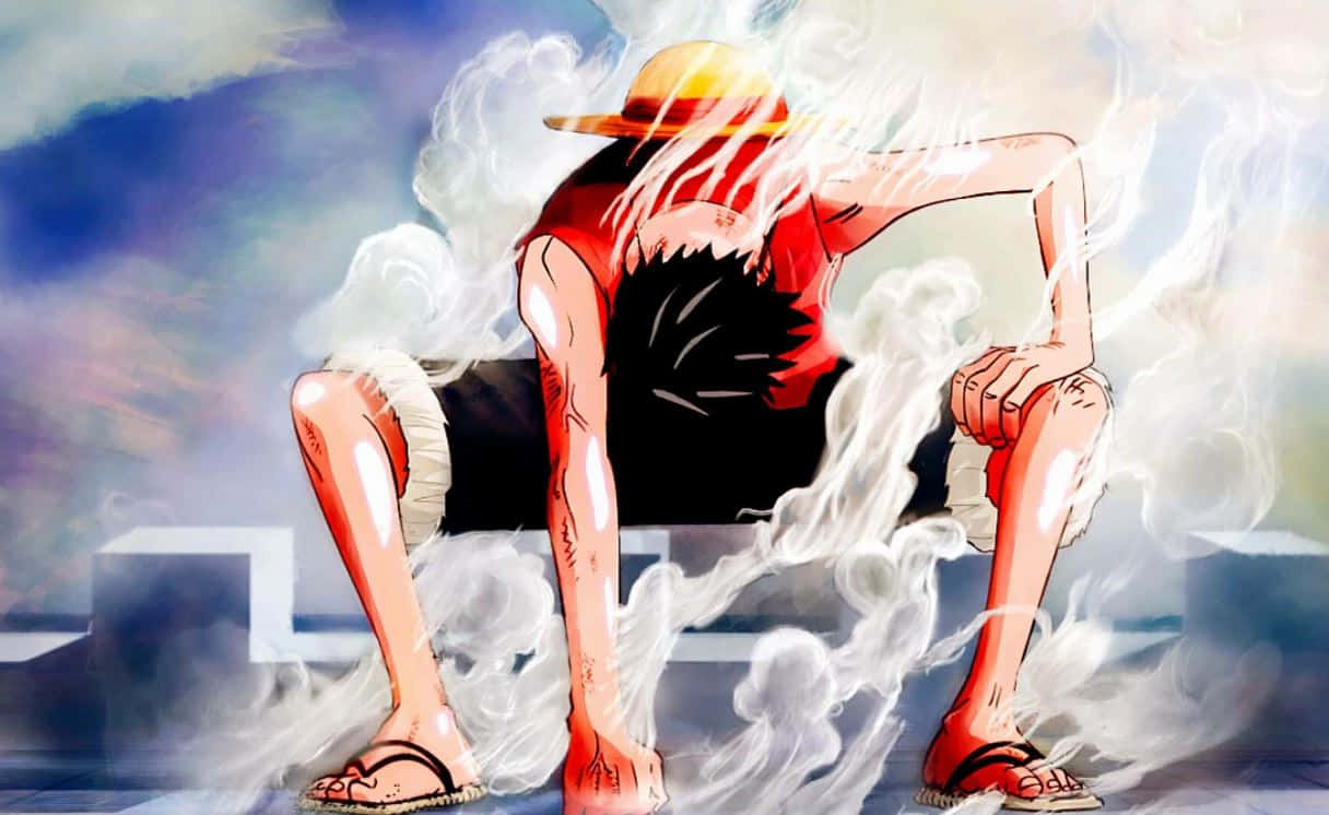 Luffy 桌布 壁紙 — 一個肌肉發達的動漫角色戴著草帽，坐在多雲的天空背景下，被旋轉的煙霧包圍。