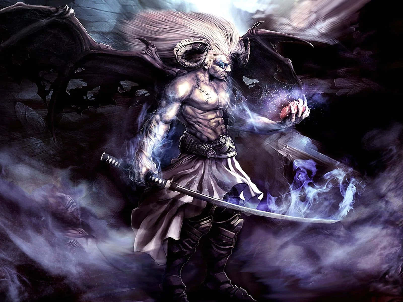 動漫惡魔 桌布 壁紙 — 一個肌肉發達的惡魔，長著公羊角和黑色翅膀，在旋轉的紫色煙霧中揮舞著一把發光的劍。