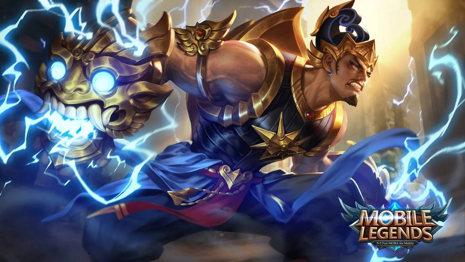mobile legends logo 桌布 壁紙 — 一個肌肉發達的戰士穿著華麗的金色盔甲，在黑暗的暴風雨背景下揮舞著充滿閃電的頭骨武器。