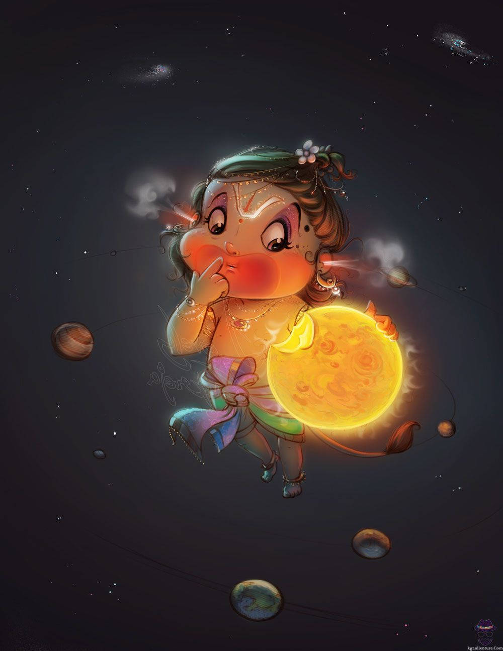 月光 桌布 壁紙 — 一個胖乎乎的卡通神祇漂浮在太空中，手持一顆被行星和星星包圍的發光太陽。